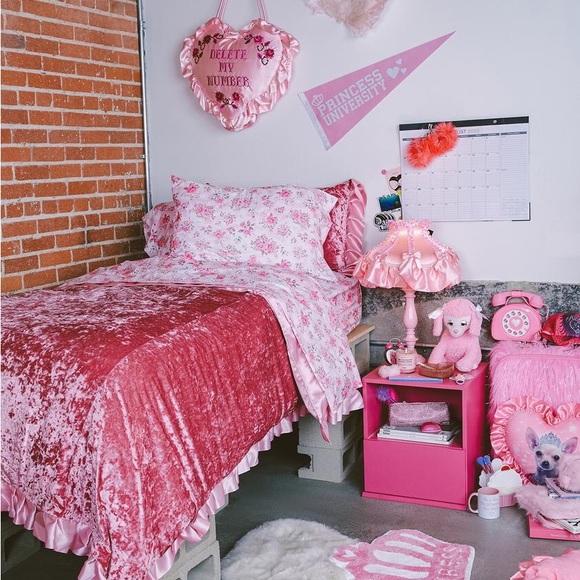 NEW Dolls Kill Home “Floating Roses” Bed Sheet Set Home Accent - Picture 3 of 8